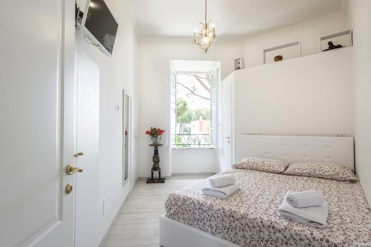 Bed and Breakfast Villino Emanuele Санта-Маринелла Екстер'єр фото